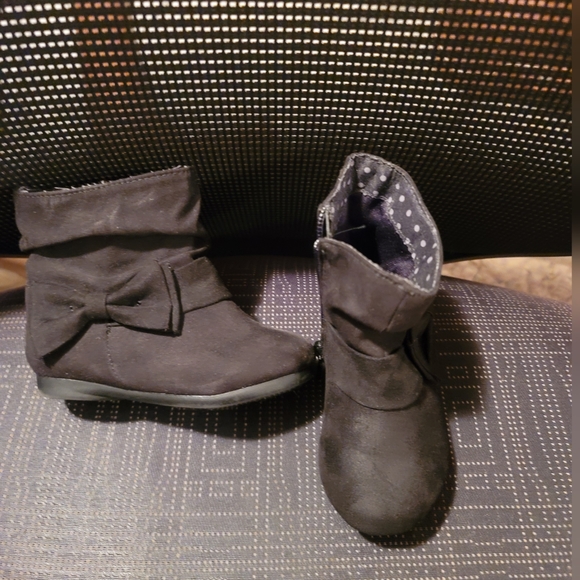 Garanimals Toddler Girls Black Bow Suede Ankle Boots Size 5 - Picture 2 of 6